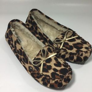 Old Navy leopard print slippers